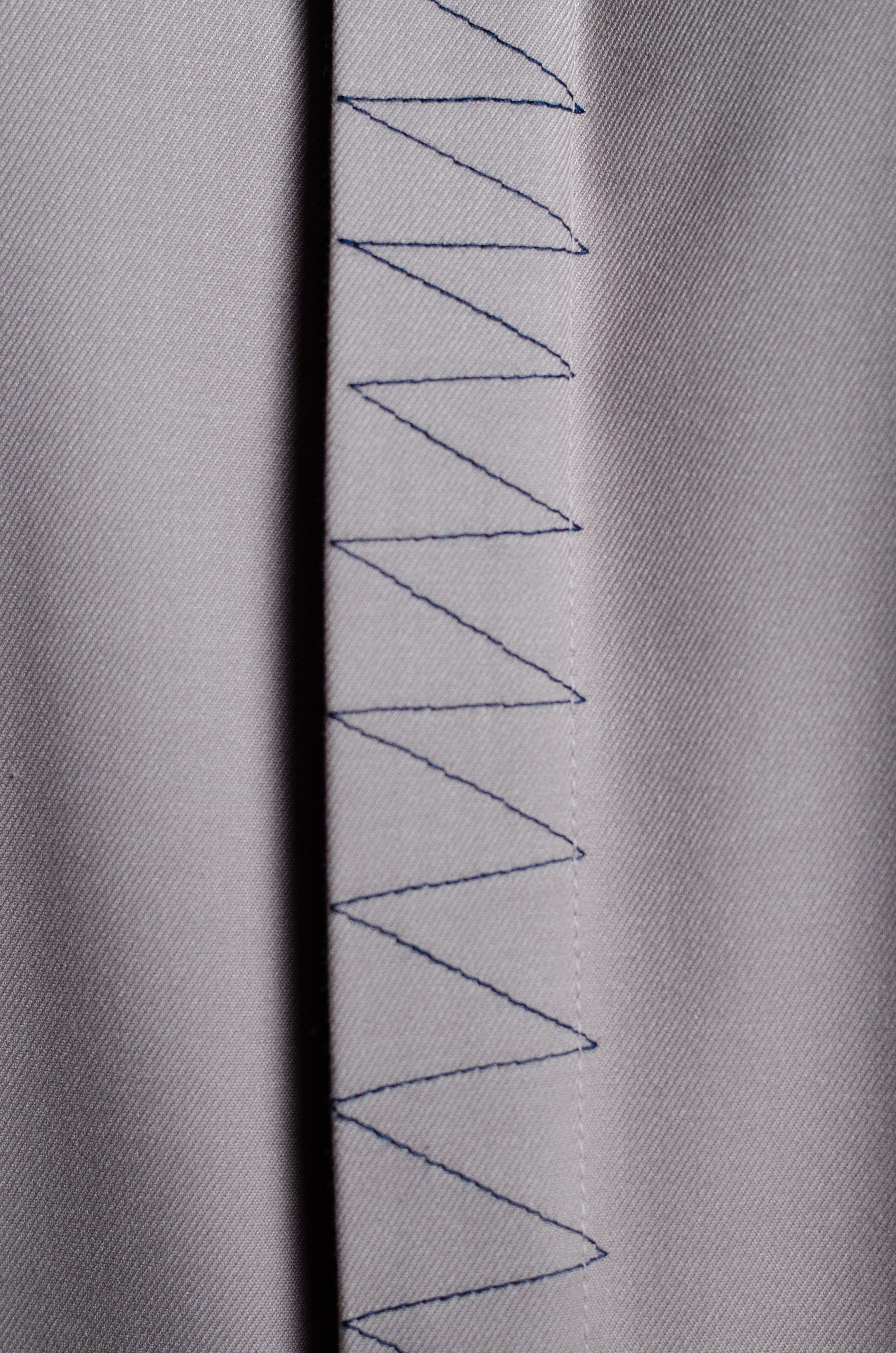 The Wadi Abaya – Taupe Zig-Zag Stitch Edition