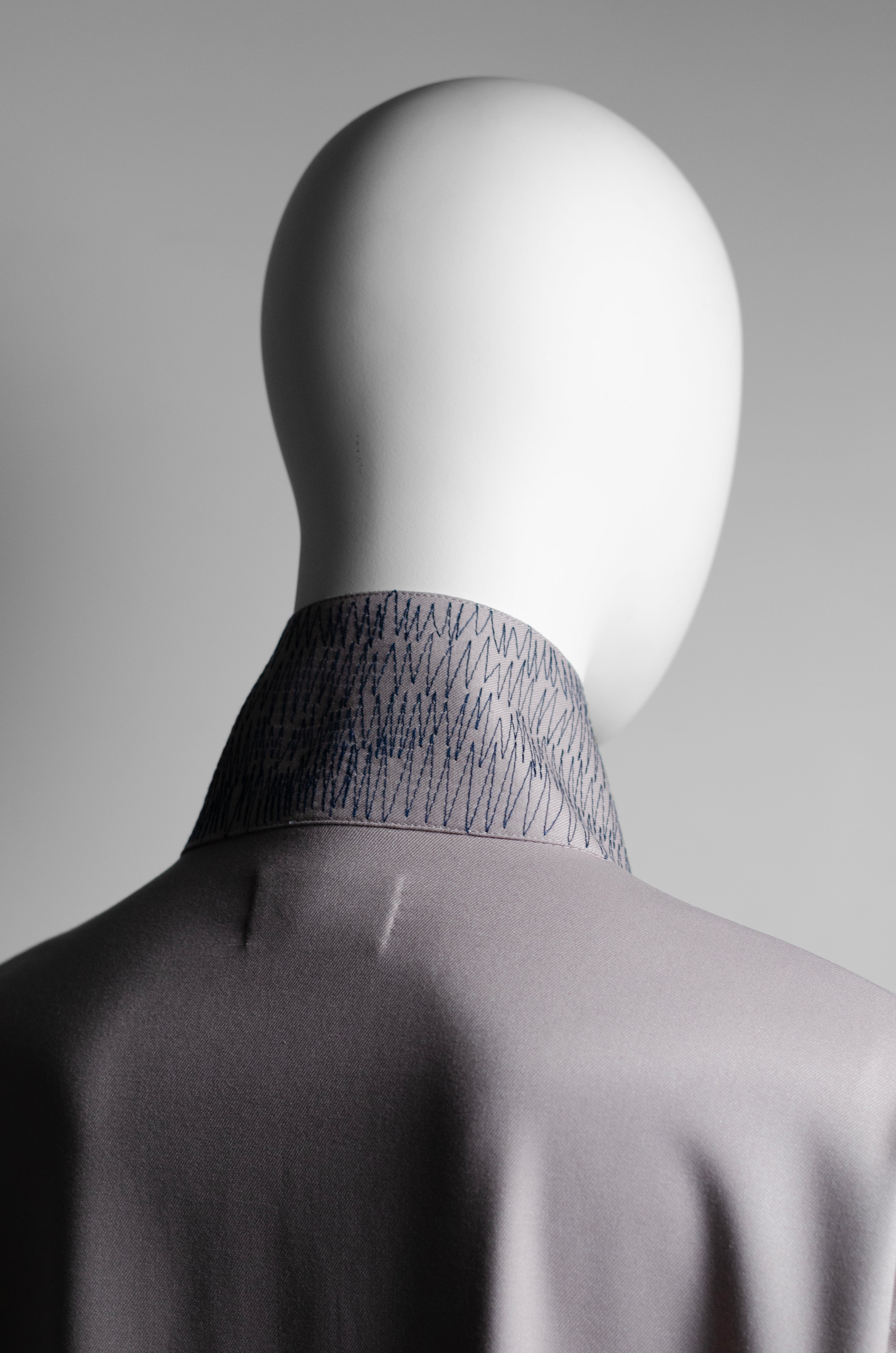 The Wadi Abaya – Taupe Zig-Zag Stitch Edition