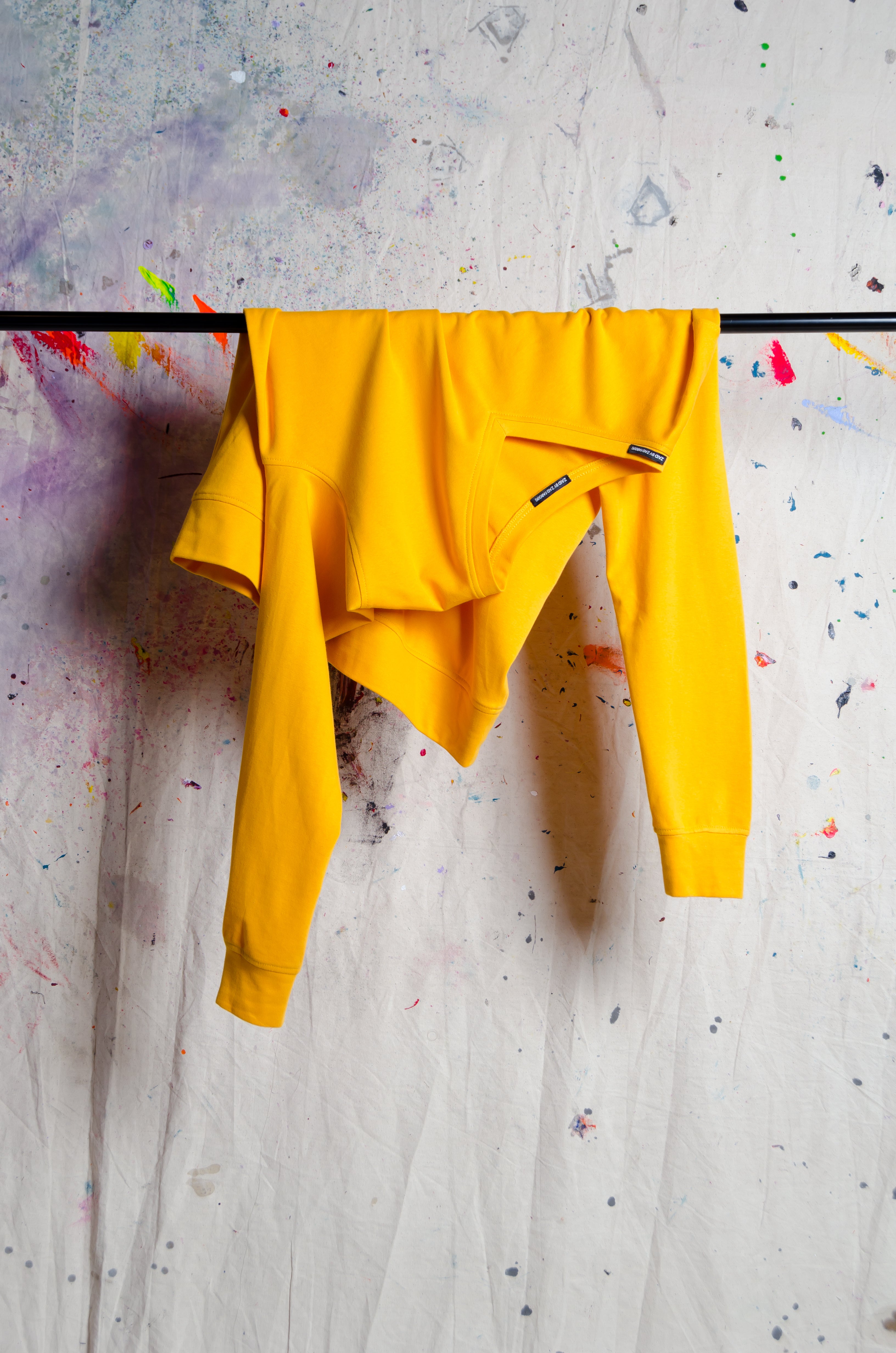 Yellow V-neck - BiC - ZAID FAROUKI