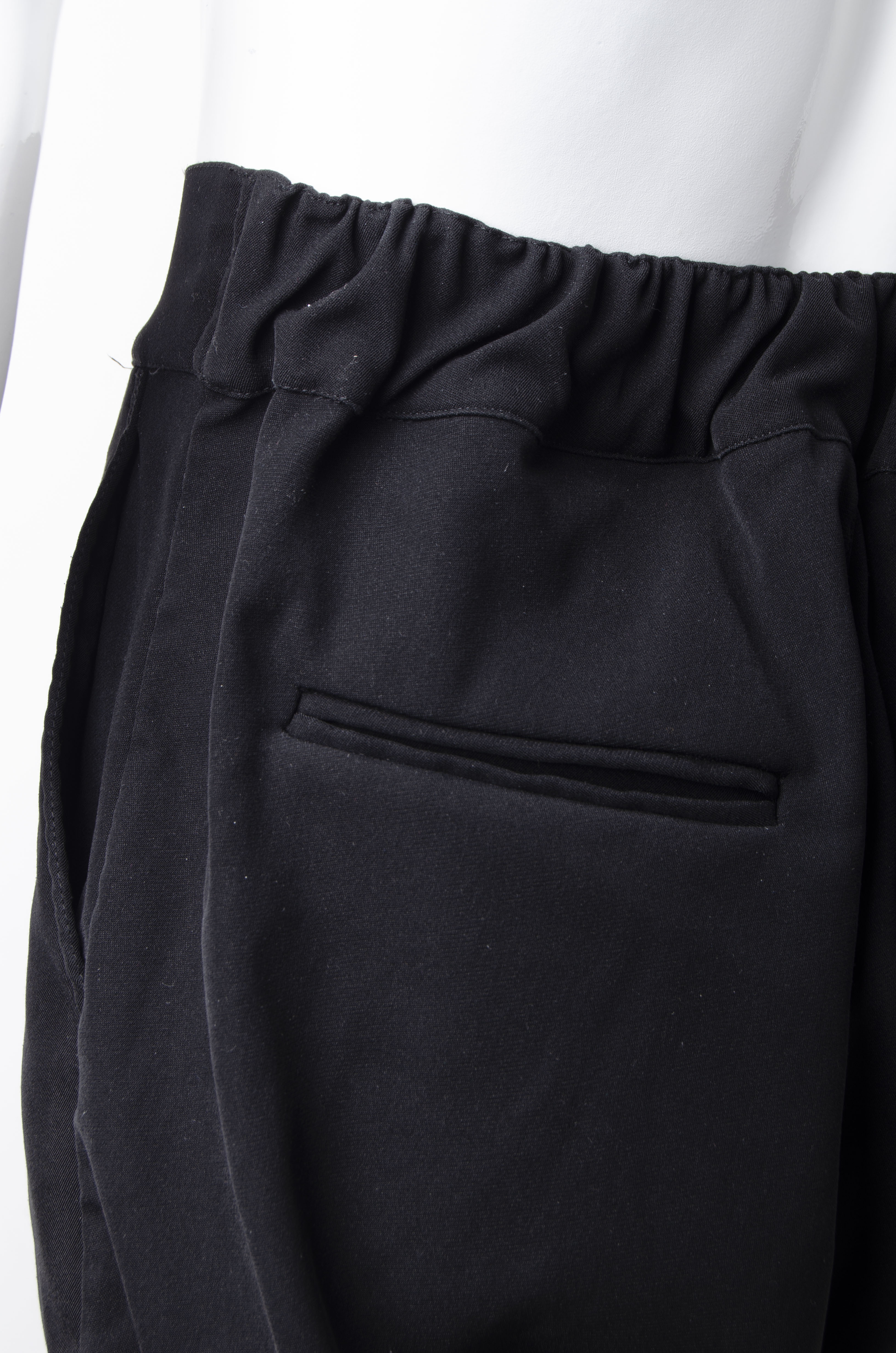 Black Capri Trouser - ZAID FAROUKI
